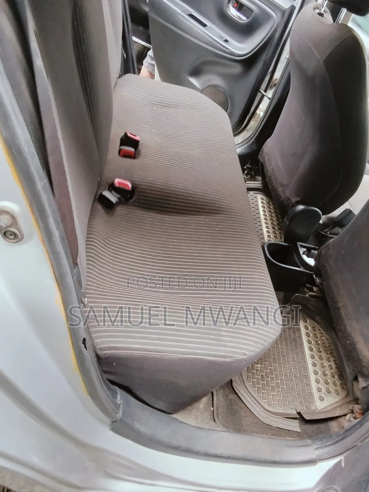 Toyota Vitz 2015 Silver