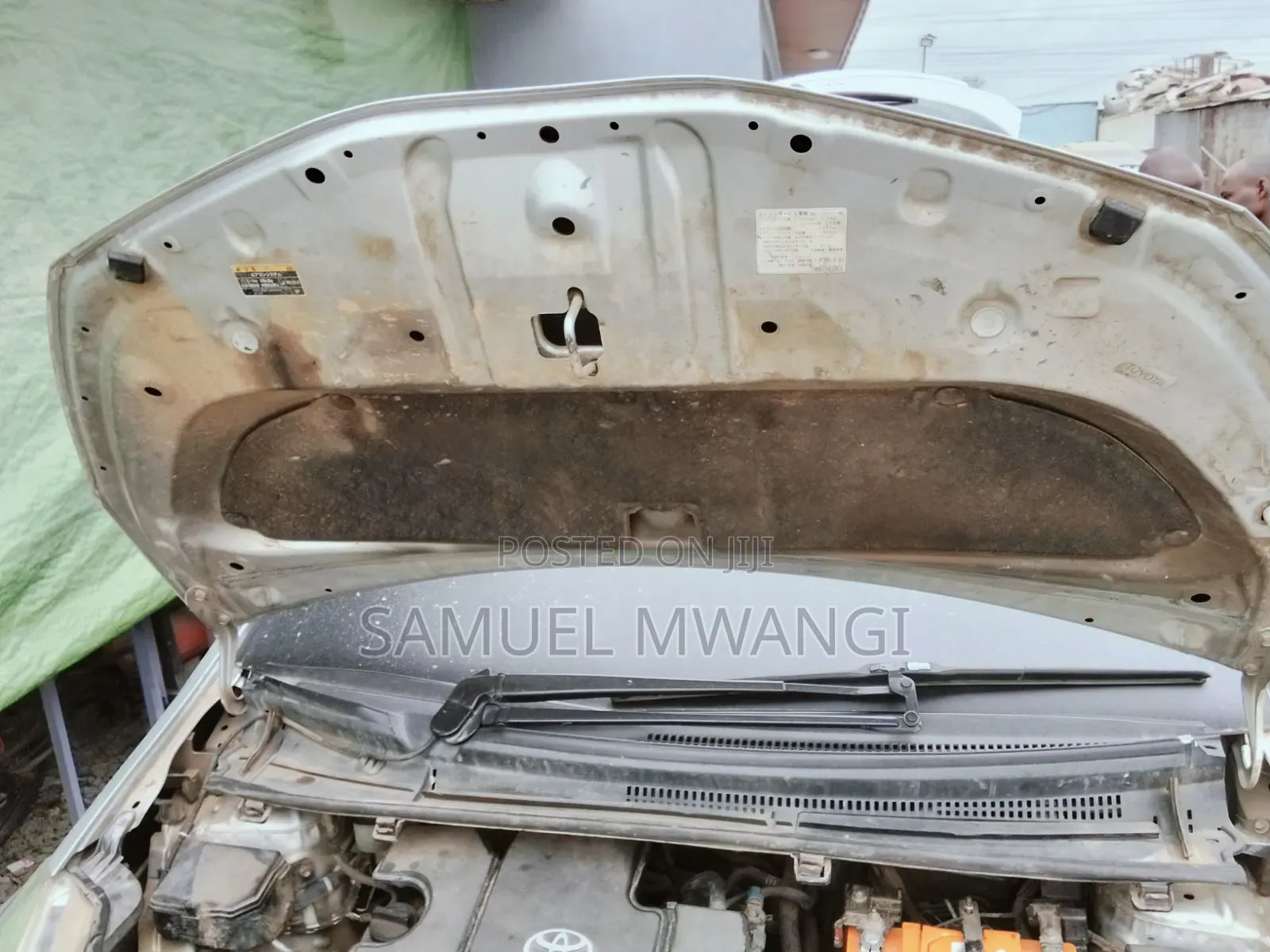 Toyota Vitz 2015 Silver