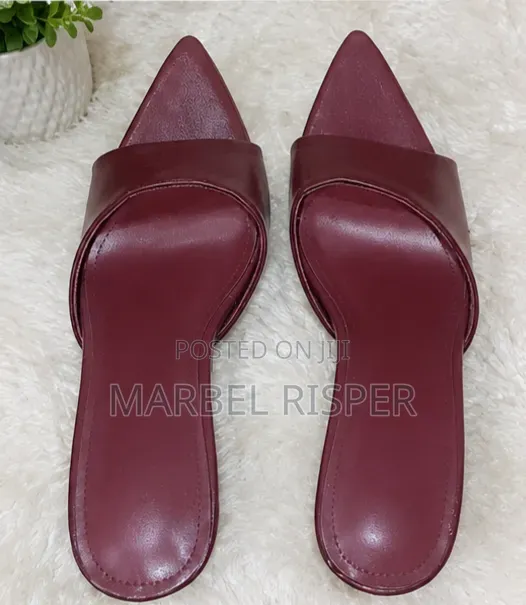 Selling This Gorgeous Burgundy Heels  