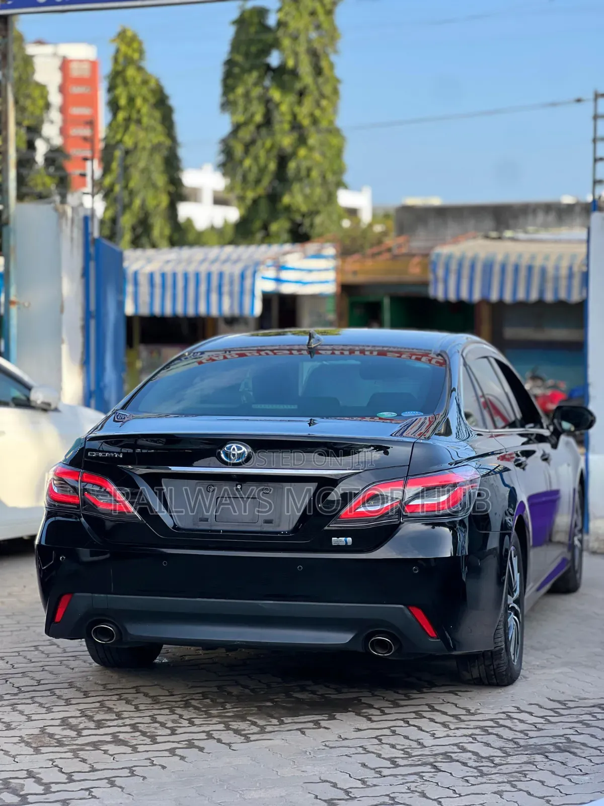Toyota Crown 2018 Black