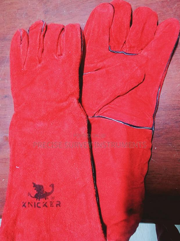 Durable Red Hand Protective Gloves - thumbnail 4