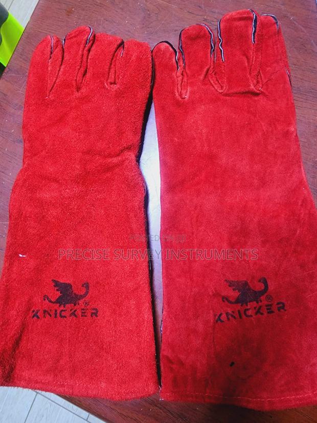 Durable Red Hand Protective Gloves - thumbnail 5