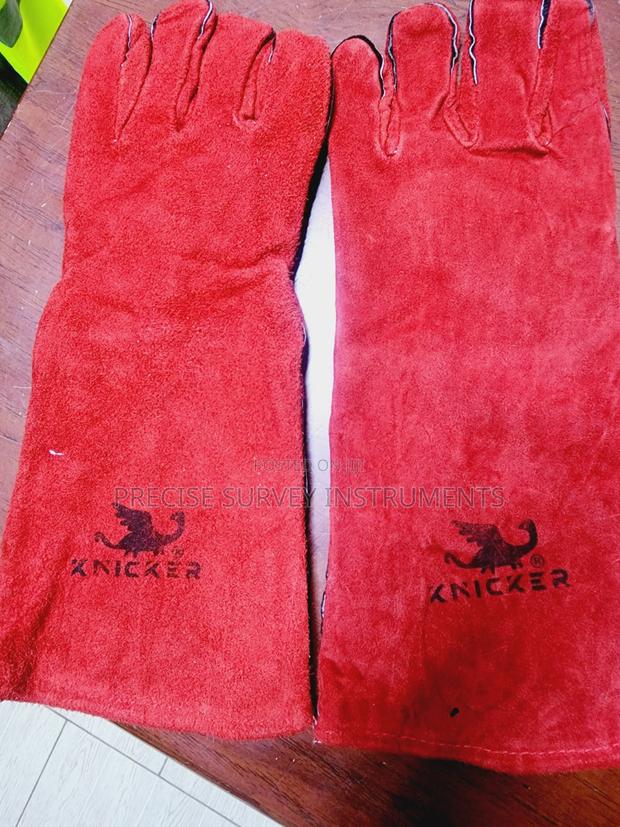 Durable Red Hand Protective Gloves - thumbnail 6