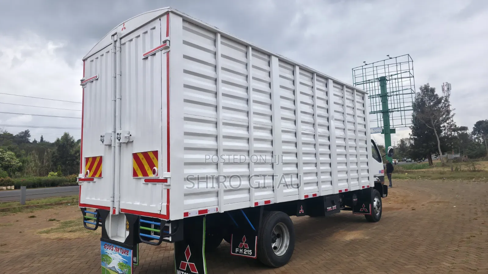 Mitsubishi Fh 215 2015 White