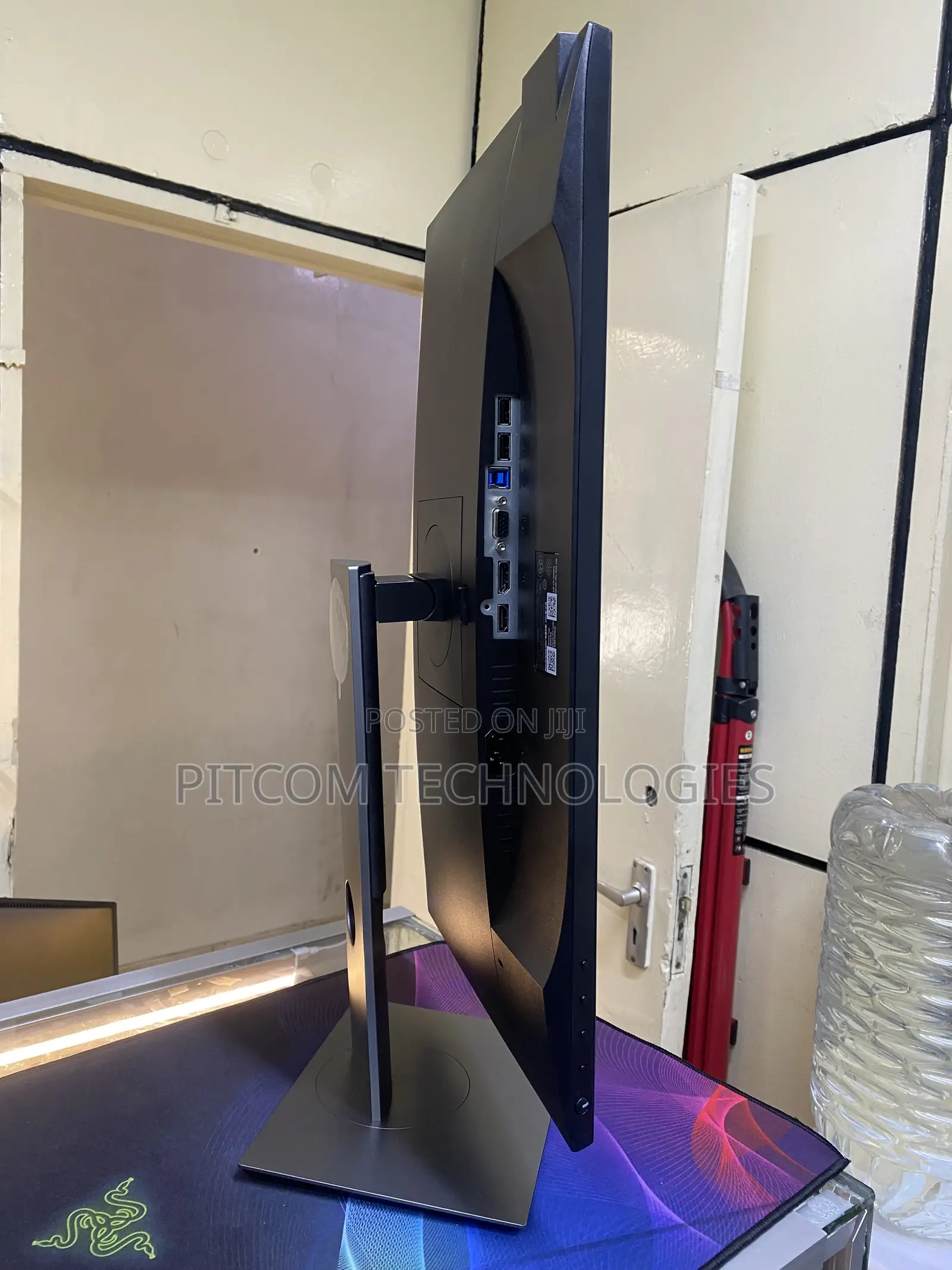 Dell 24inches Monitor Edge to Edge