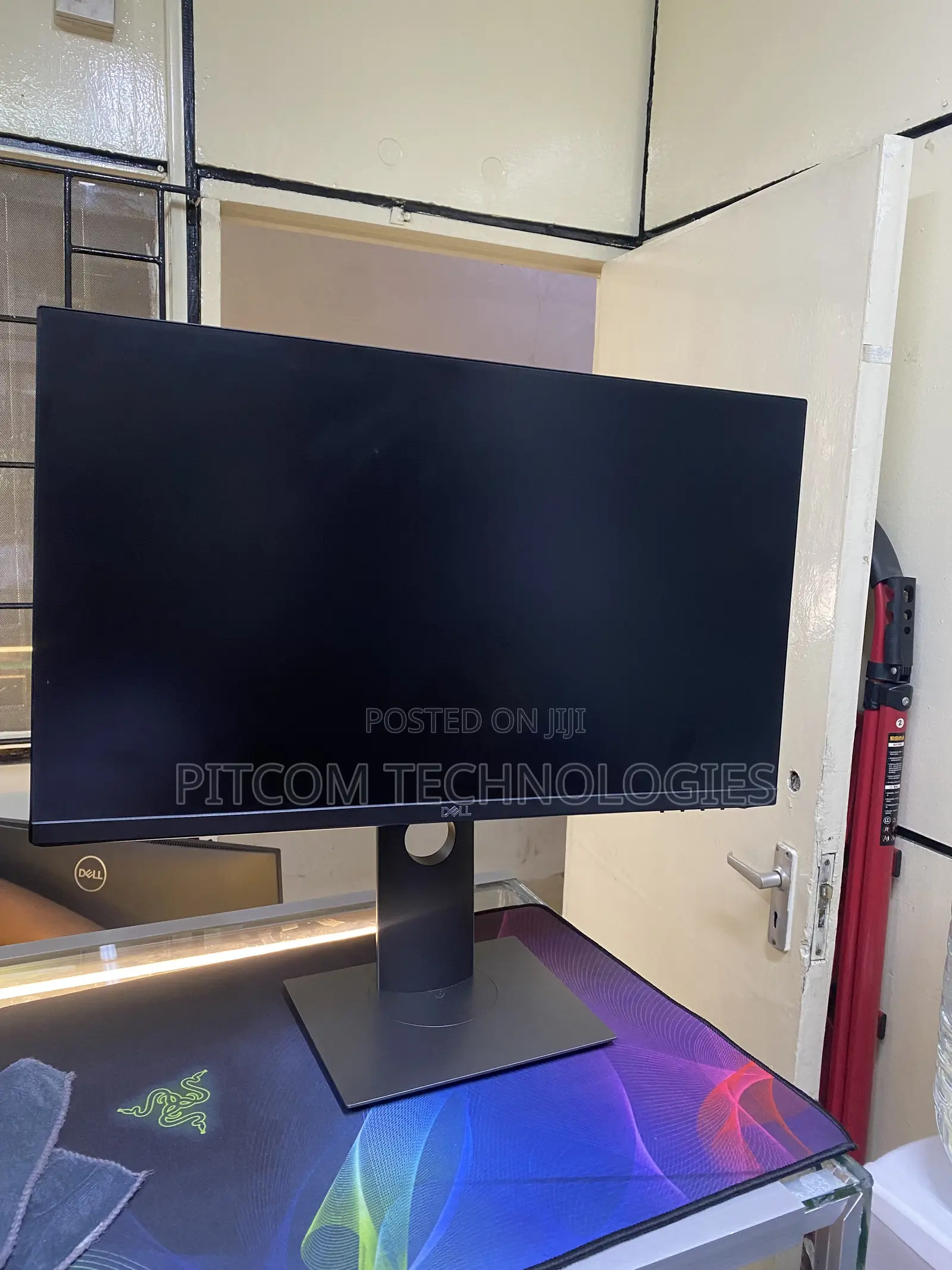 Dell 24inches Monitor Edge to Edge