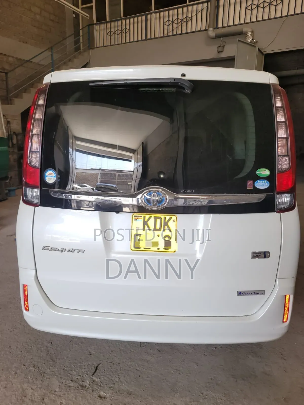 Toyota Esquire 2016 White