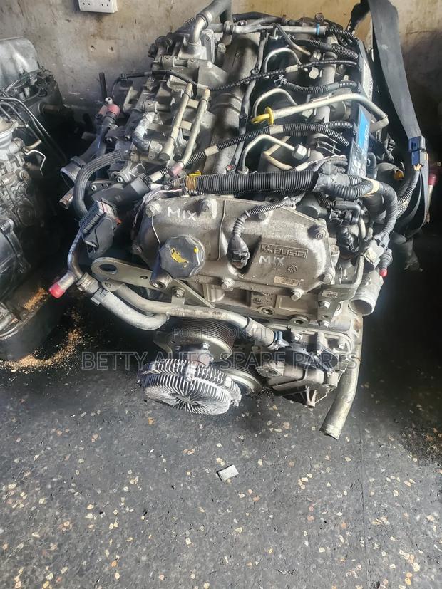 Isuzu 4p10 Compelete Engine - thumbnail 2