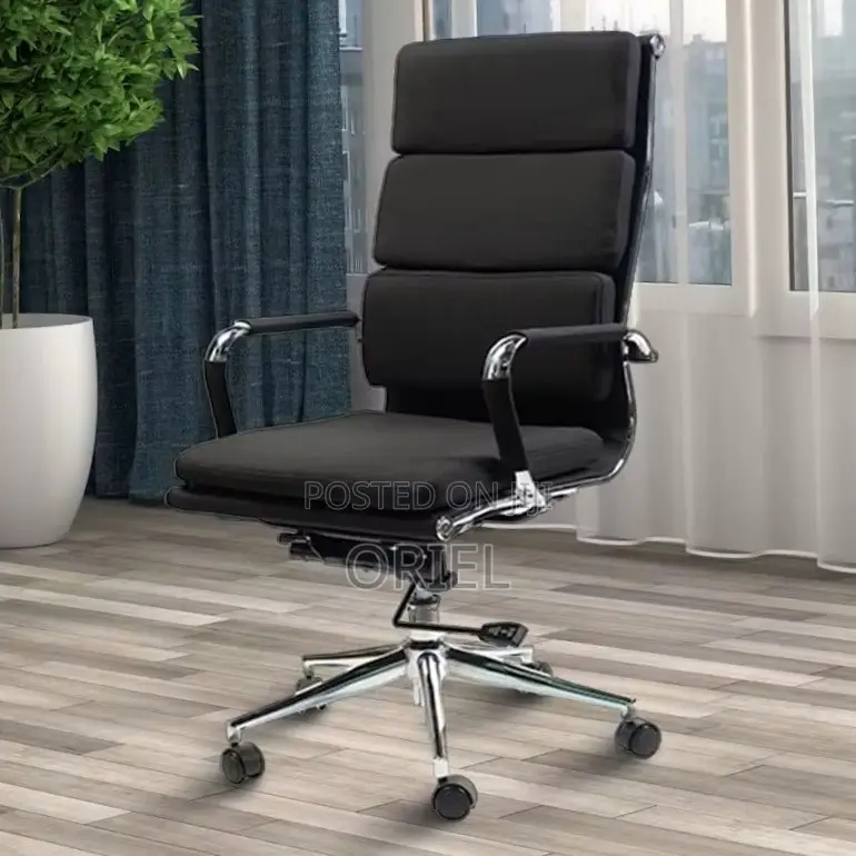 Office Chair : Padded High-Back PU Leather Swivel Seat