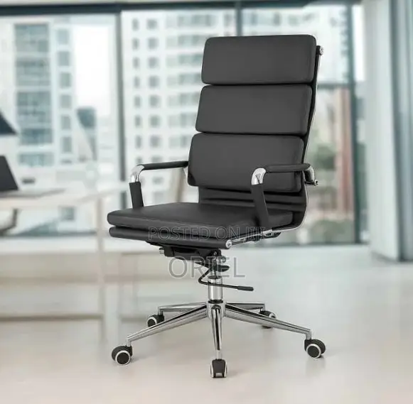 Office Chair : Padded High-Back PU Leather Swivel Seat