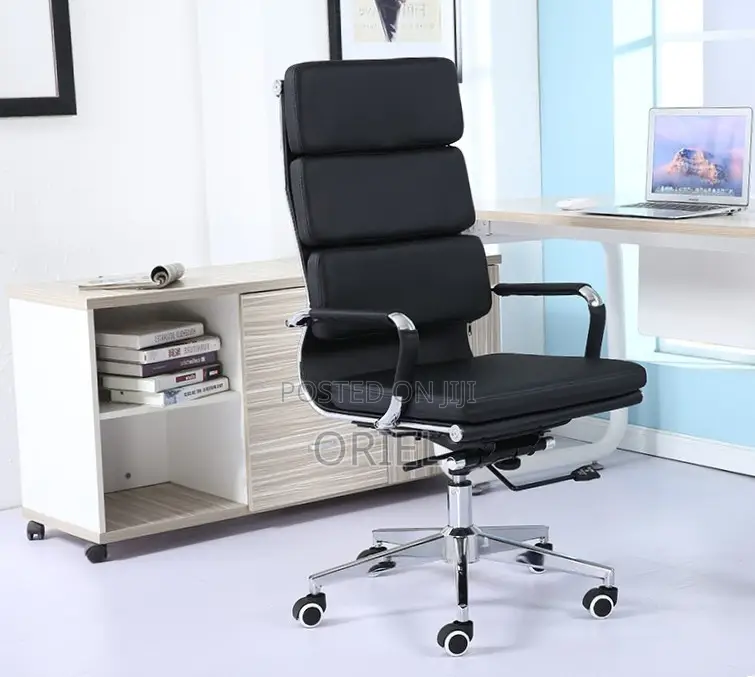 Office Chair : Padded High-Back PU Leather Swivel Seat