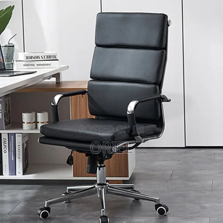 Office Chair : Padded High-Back PU Leather Swivel Seat