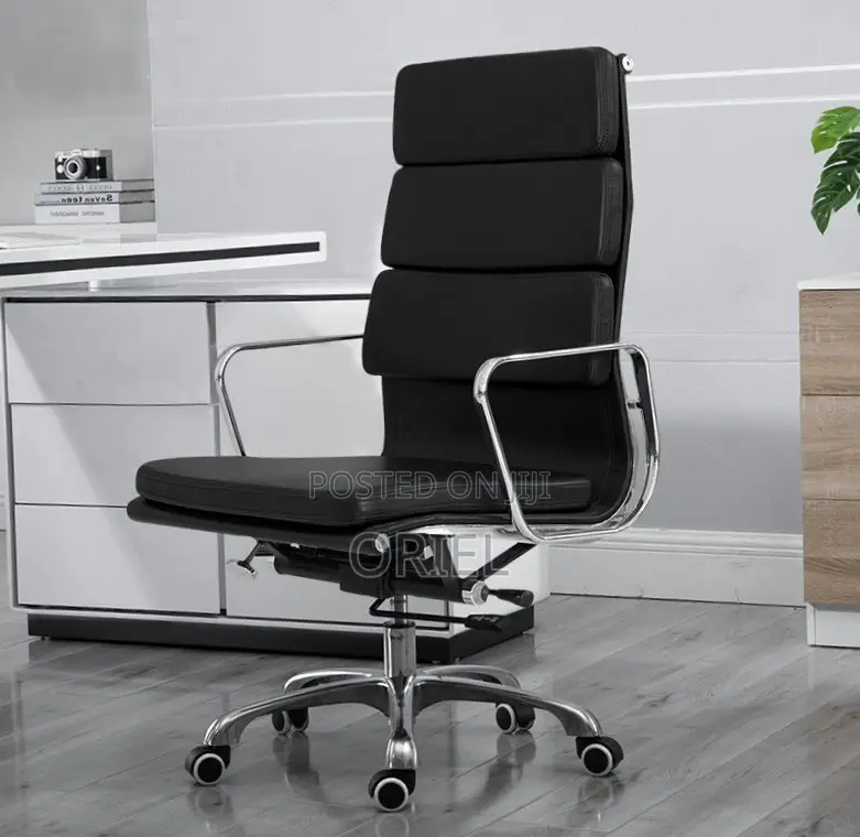 Office Chair : Padded High-Back PU Leather Swivel Seat