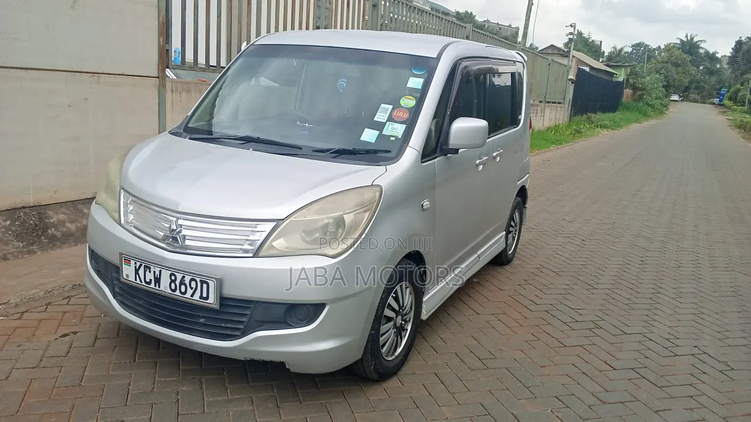 Mitsubishi Delica 2012 Silver