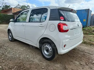 Toyota Passo 2019 White