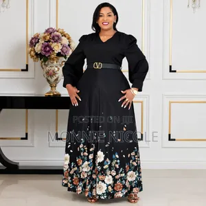 Elegant a-Line Black Maxi Dress With Floral Ends