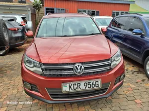 Volkswagen Tiguan 2011 Red