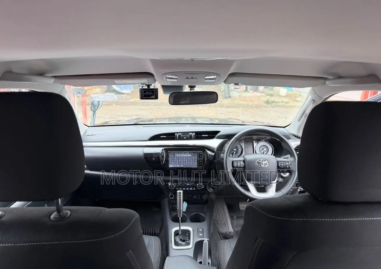 Toyota Hilux 2.4 Diesel 2020 Black
