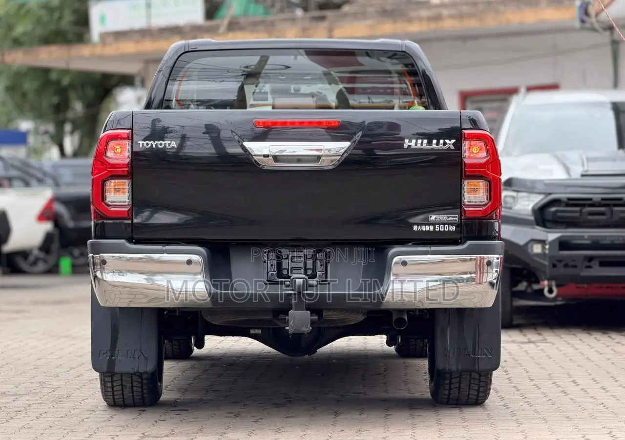 Toyota Hilux 2.4 Diesel 2020 Black