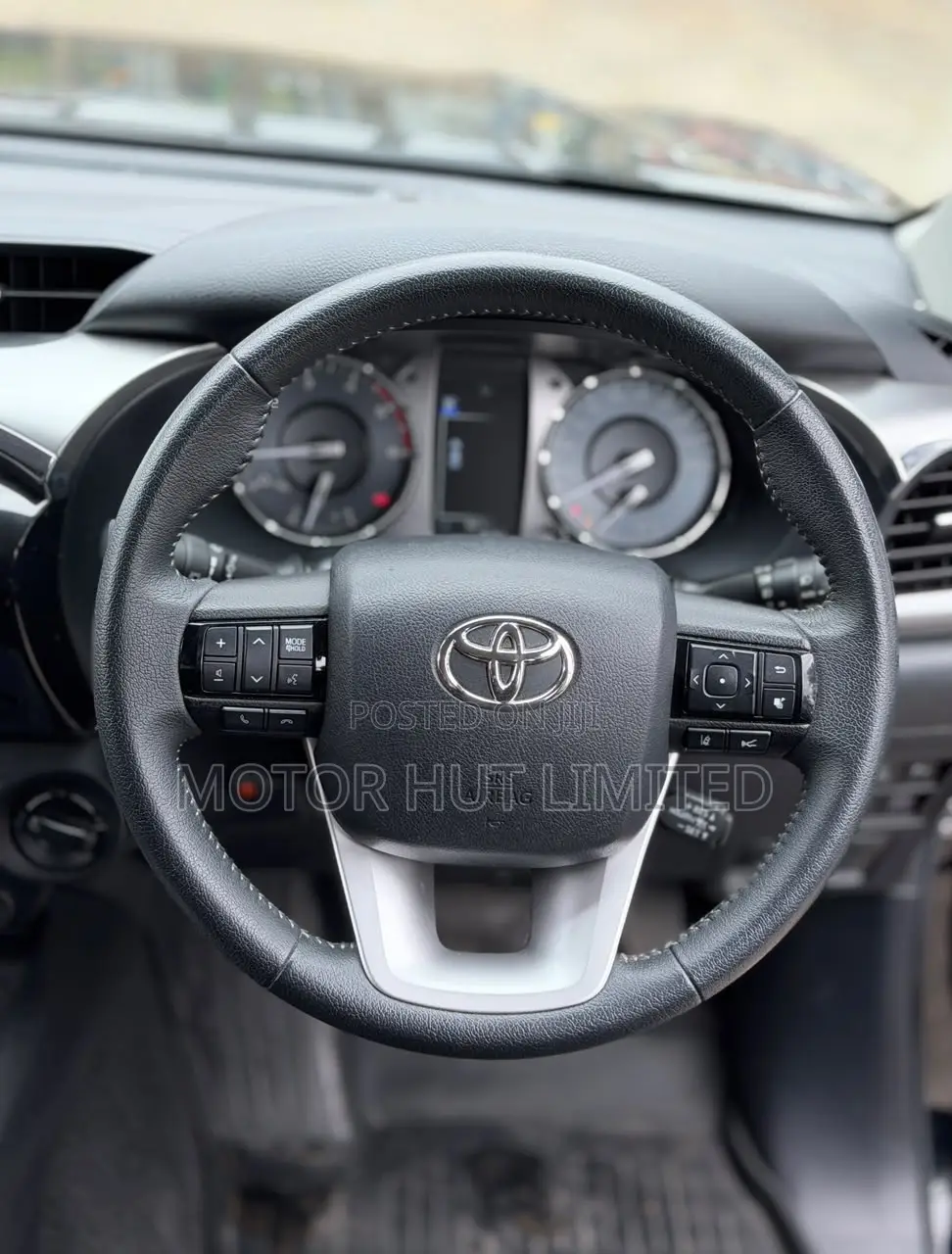 Toyota Hilux 2.4 Diesel 2020 Black