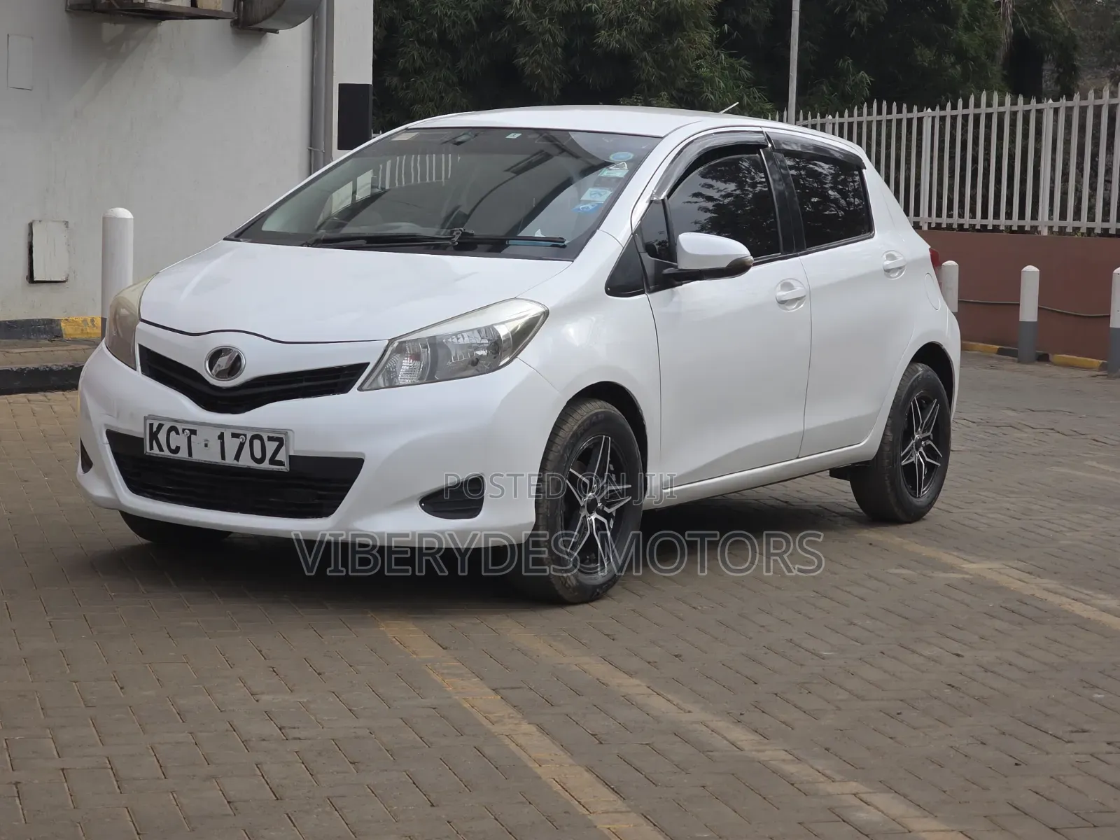 Toyota Vitz 2012