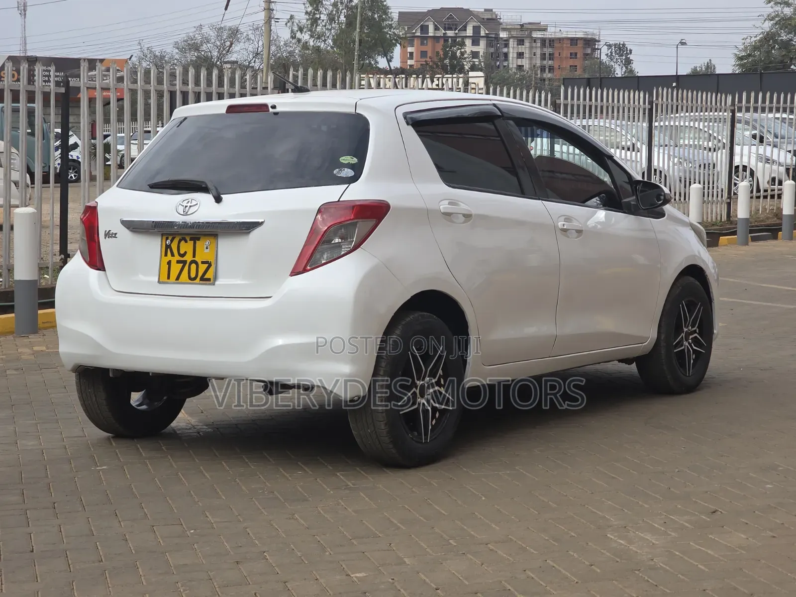 Toyota Vitz 2012