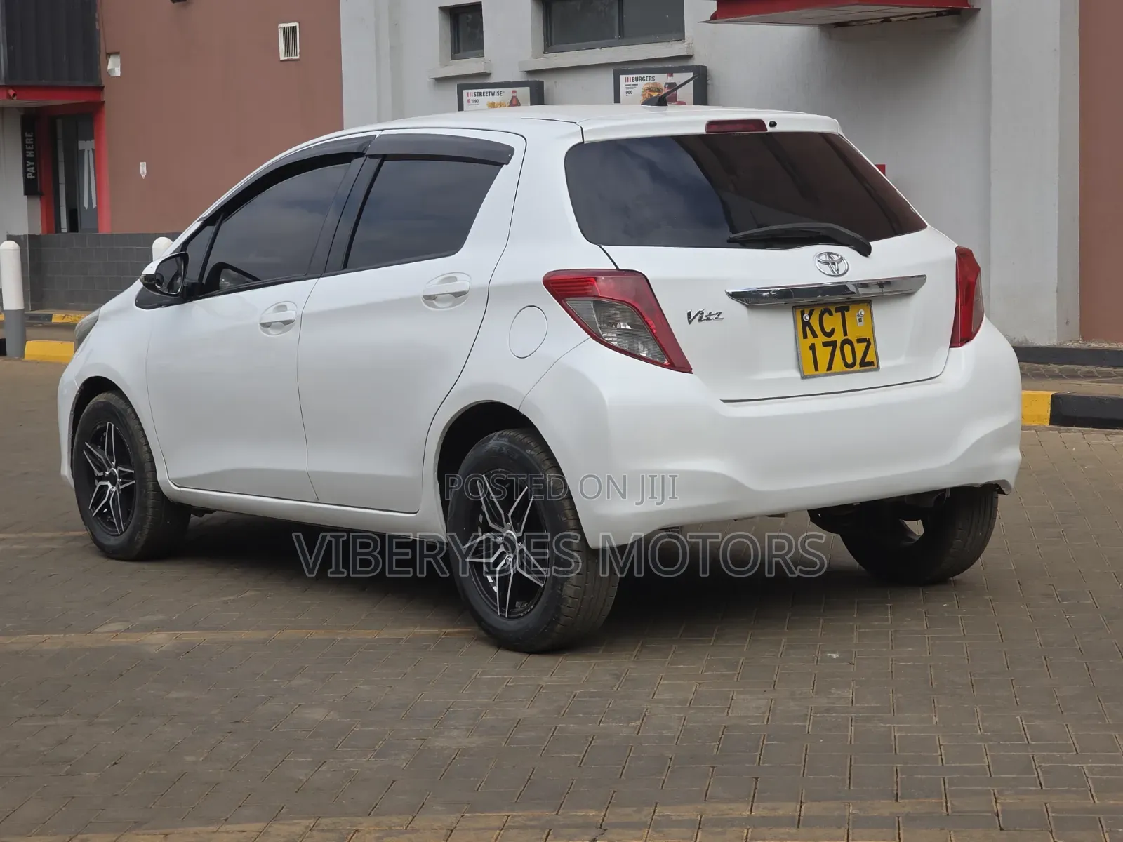 Toyota Vitz 2012