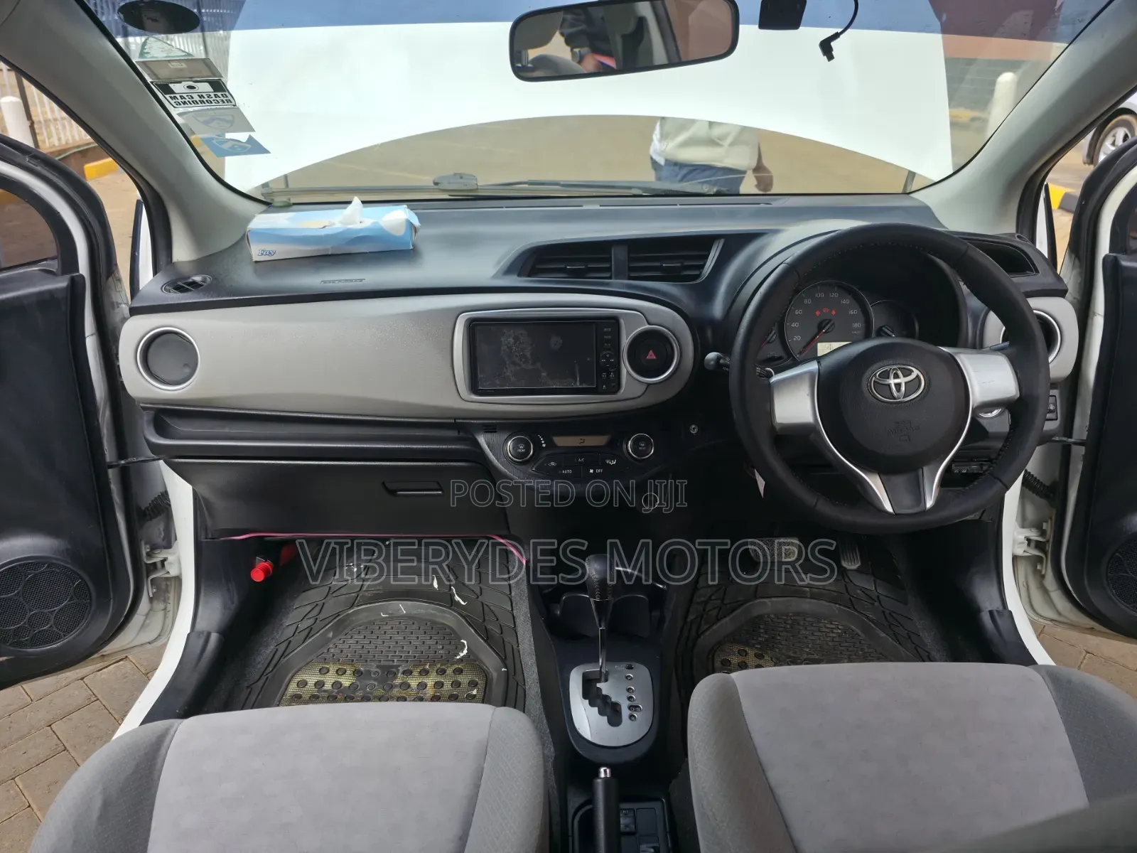 Toyota Vitz 2012