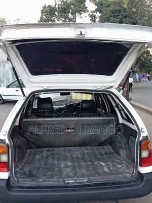 Toyota Corolla 2001 White
