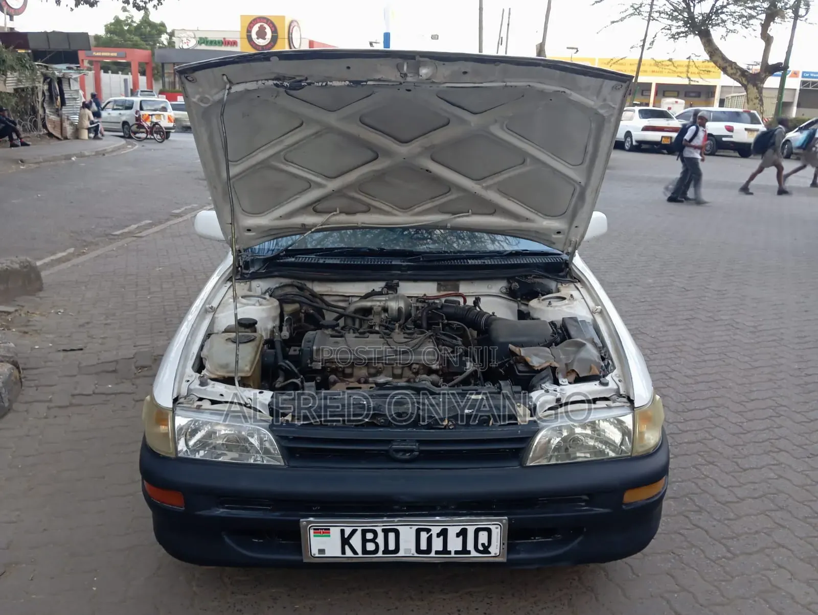 Toyota Corolla 2001 White