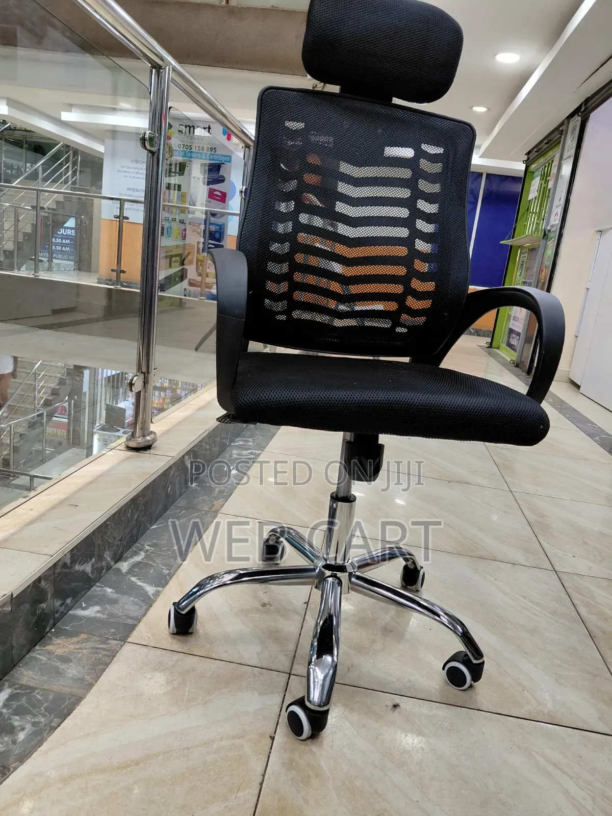 Modern Swivel Office Chair With Headrest