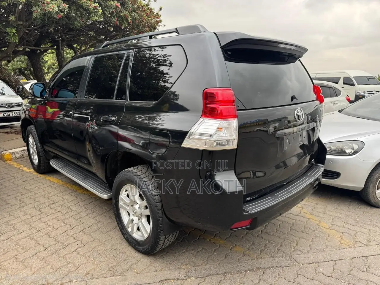 Toyota Land Cruiser Prado 2010 Black