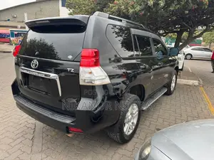 Toyota Land Cruiser Prado 2010 Black