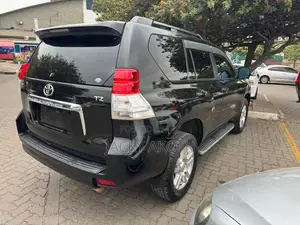 Toyota Land Cruiser Prado 2010 Black