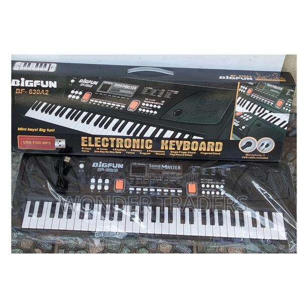 *61 Keys Piano *Rechargeable *Also Comes With Microphone