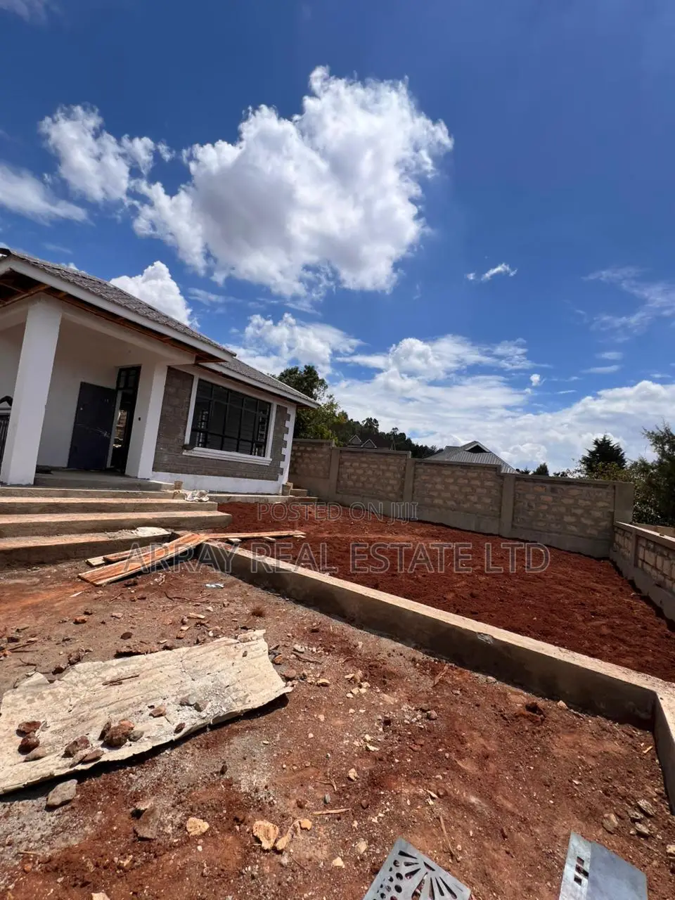 3bdrm Bungalow in Karai for sale