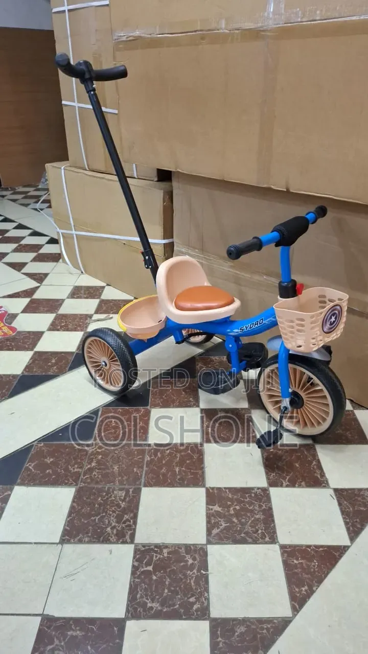 Kids 3-Wheel Tricycle With Adjustable Push Handle
