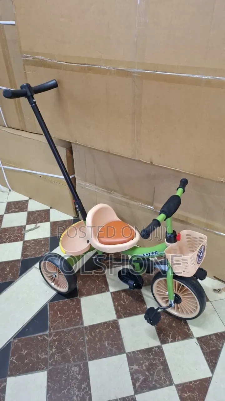 Kids 3-Wheel Tricycle With Adjustable Push Handle