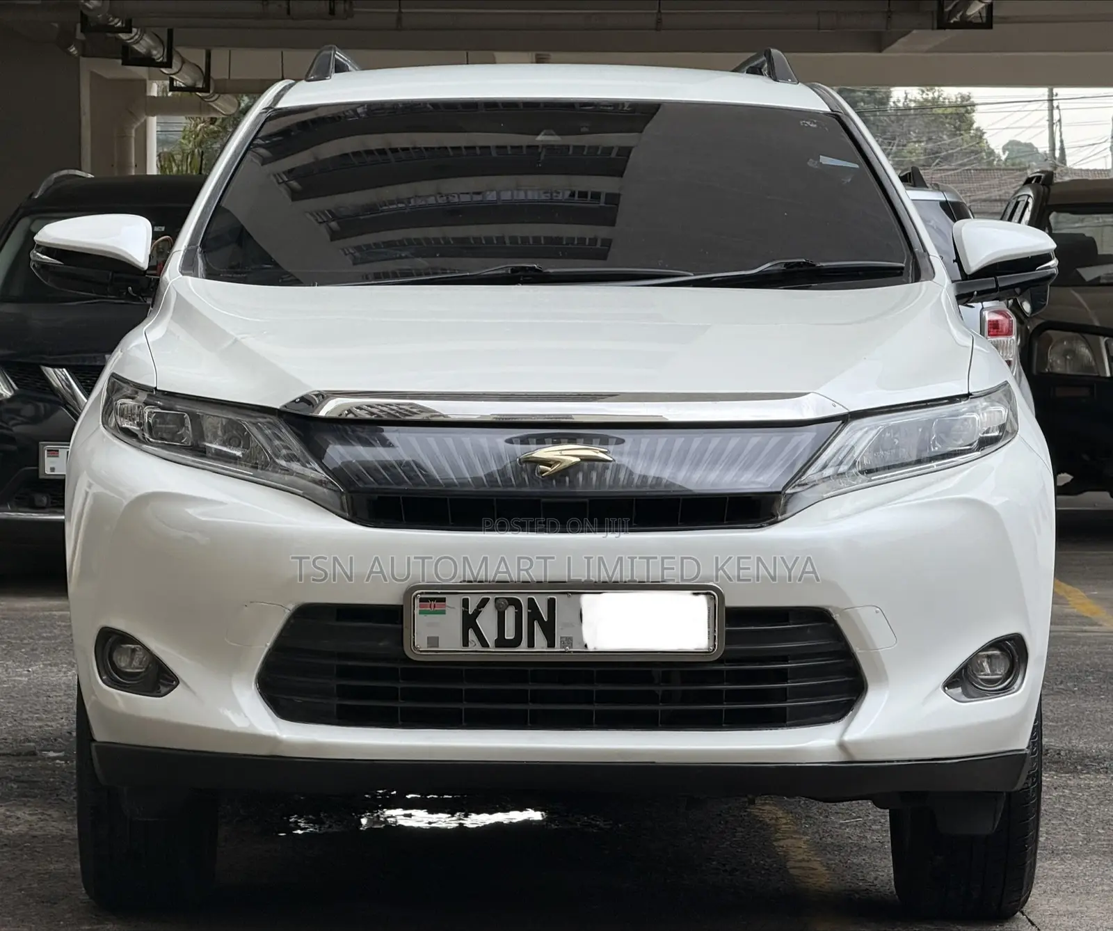 Toyota Harrier 2.0 2017 White