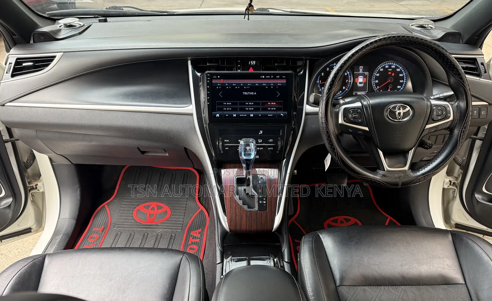 Toyota Harrier 2.0 2017 White