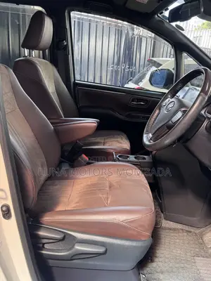Toyota Esquire 2.0 AWD (7 seater) 2019 White