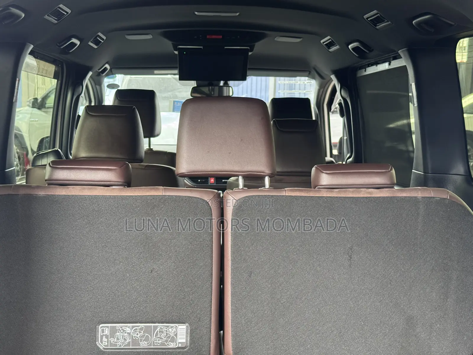 Toyota Esquire 2.0 AWD (7 seater) 2019 White
