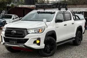Toyota Hilux 2019 White