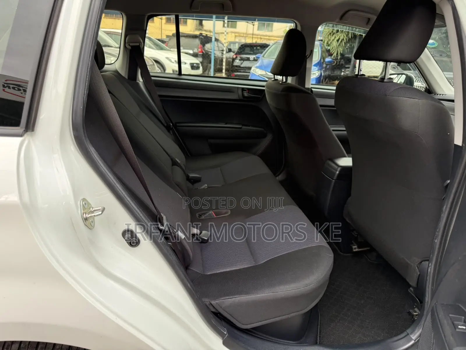 Toyota Corolla Fielder 1.5 Hybrid FWD 2019 Pearl