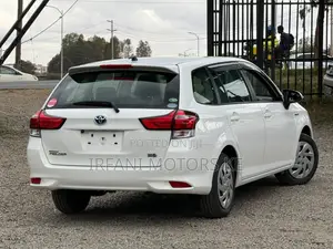 Toyota Corolla Fielder 1.5 Hybrid FWD 2019 Pearl