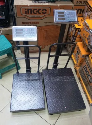 Platform Scale With a Small Base Guard