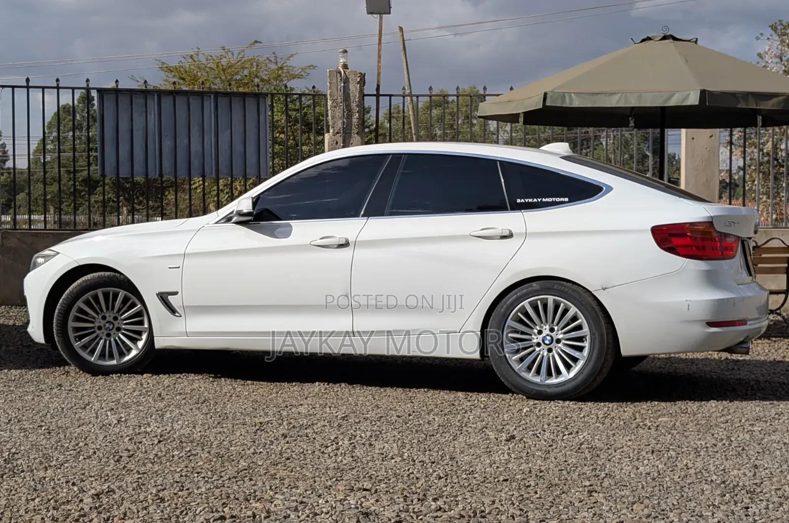 BMW 3 Series 320i RWD 2014 White
