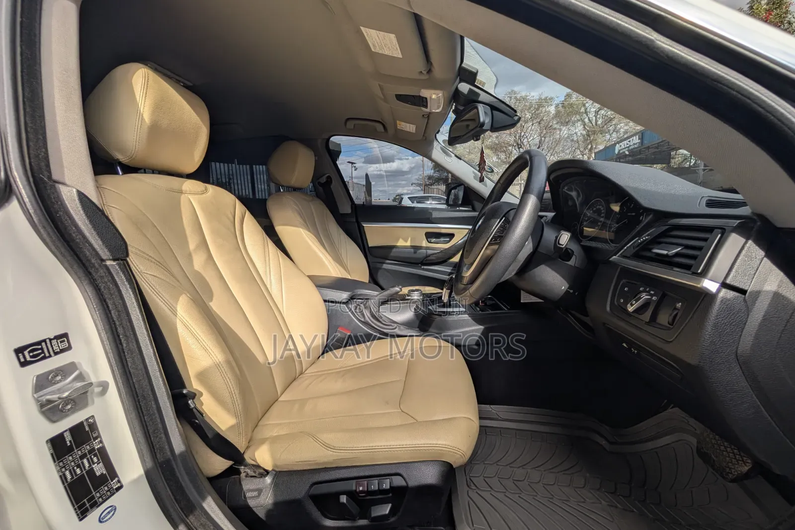 BMW 3 Series 320i RWD 2014 White