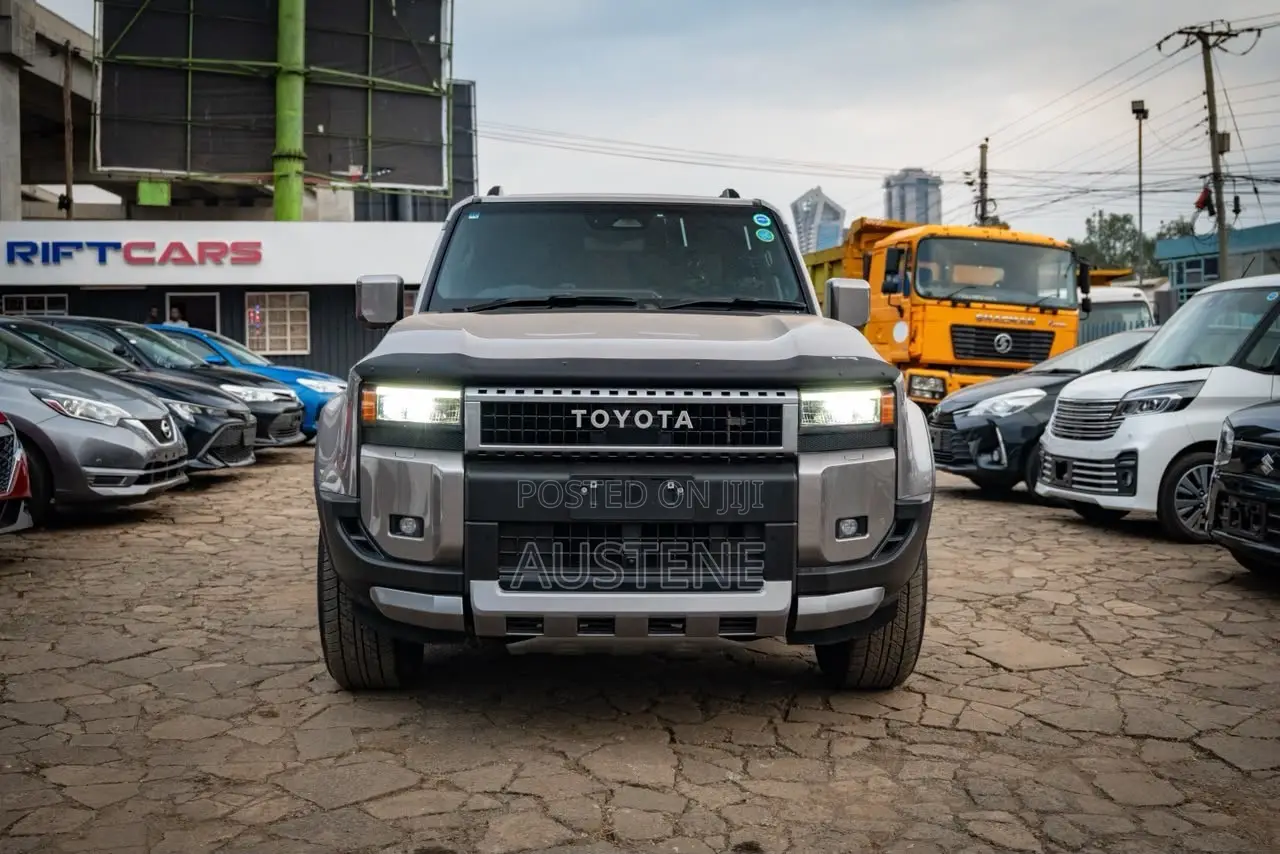Toyota Land Cruiser Prado 2024 Silver