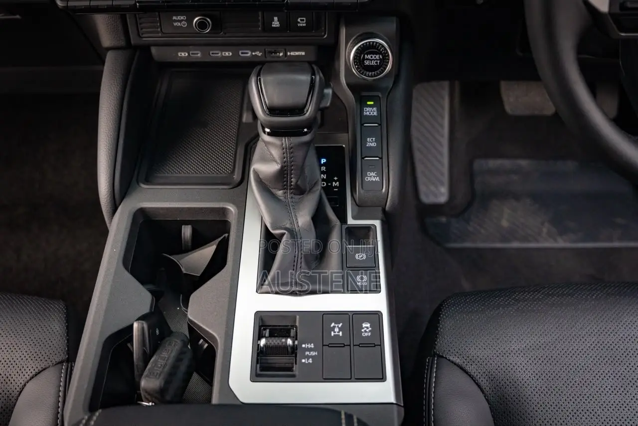 Toyota Land Cruiser Prado 2024 Silver